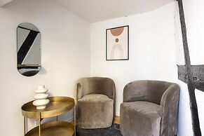 Sanders Regent - Endearing 1-bdr Apt