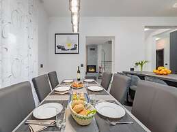 Villa D Pula 3-bedrooms Luxury Accomodation