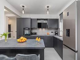 Villa D Pula 3-bedrooms Luxury Accomodation