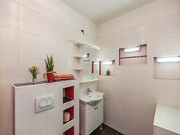 Comfortable 3 Bedroom Apartment in Makarska