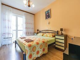 Comfortable 3 Bedroom Apartment in Makarska