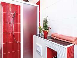 Comfortable 3 Bedroom Apartment in Makarska