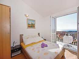 Cozy 1 Bedroom Apartment in Makarska