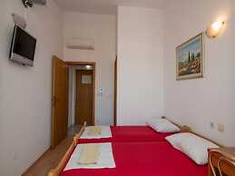 Excellent 1 Bedroom Apartment in Makarska