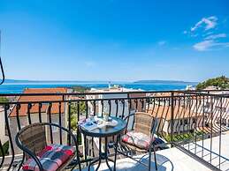 Charming 1 Bedroom Apartment in Makarska