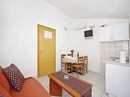 Comfortable Apartment in Makarska Near to Beach