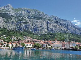 Comfortable Apartment in Makarska Near to Beach