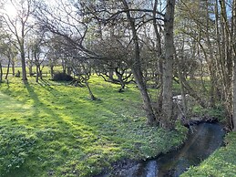 Luxury, Self-contained Country Cottage With View