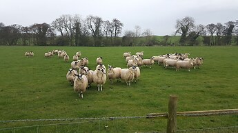 Luxury, Self-contained Country Cottage With View