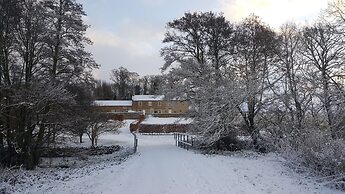 Luxury, Self-contained Country Cottage With View