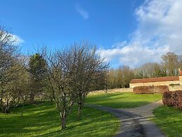 Luxury, Self-contained Country Cottage With View