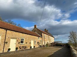 Luxury, Self-contained Country Cottage With View