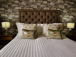 Luxury, Self-contained Country Cottage With View