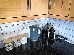 Luxury, Self-contained Country Cottage With View