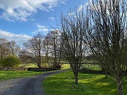Luxury, Self-contained Country Cottage With View