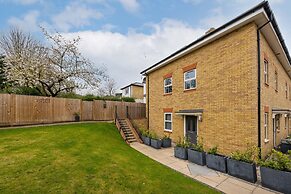 Super Luxe Central Maidenhead Apartment