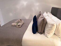Super Luxe Central Maidenhead Apartment