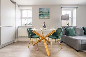 Super Luxe Central Maidenhead Apartment