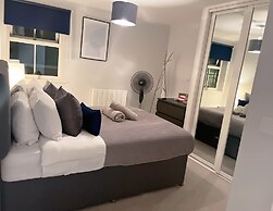 Super Luxe Central Maidenhead Apartment