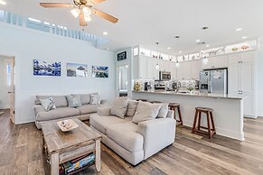 Agarita Shores 3 Bedroom Home by RedAwning