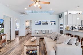 Agarita Shores 3 Bedroom Home by RedAwning