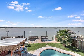 Agarita Shores 3 Bedroom Home by RedAwning