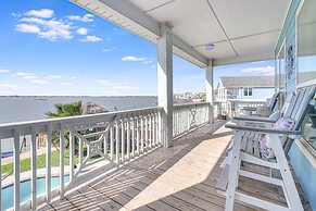 Agarita Shores 3 Bedroom Home by RedAwning