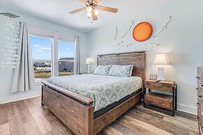 Agarita Shores 3 Bedroom Home by RedAwning