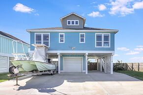 Agarita Shores 3 Bedroom Home by RedAwning