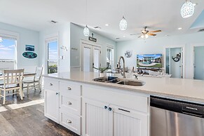 Agarita Shores 3 Bedroom Home by RedAwning