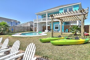 Agarita Shores 3 Bedroom Home by RedAwning