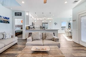 Agarita Shores 3 Bedroom Home by RedAwning