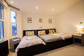 Surbiton Luxury Garden House 19A