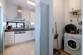 Holiday 1 Bed Apartment With Pool in Albufeira