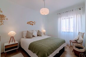 Holiday 1 Bed Apartment With Pool in Albufeira