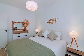 Holiday 1 Bed Apartment With Pool in Albufeira