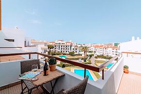 Holiday 1 Bed Apartment With Pool in Albufeira