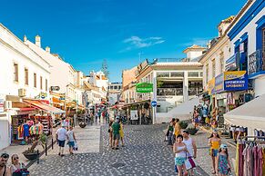 Holiday 1 Bed Apartment With Pool in Albufeira