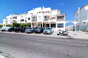 Holiday 1 Bed Apartment With Pool in Albufeira