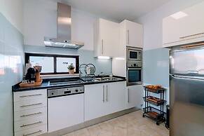 Holiday 1 Bed Apartment With Pool in Albufeira