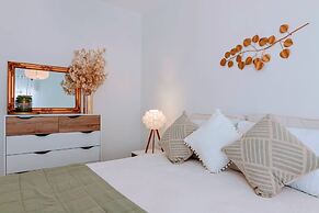 Holiday 1 Bed Apartment With Pool in Albufeira