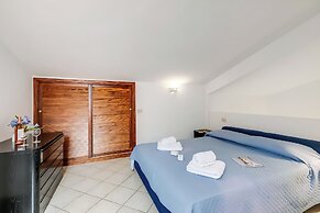 Il Borgo 2/15 700mt From The Beach