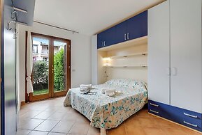 Il Borgo 21A3 700 MT From The Beach