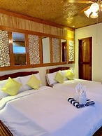 Peak View Resort by Cocotel