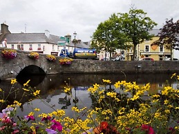 Large 5-bed Country House, Aughagower, Westport,