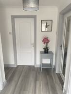 Beautiful 2 Bed Bungalow in Laugharne Situated