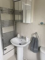 Beautiful 2 Bed Bungalow in Laugharne Situated