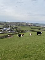 Beautiful 2 Bed Bungalow in Laugharne Situated