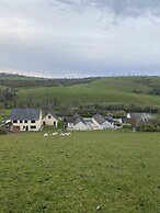 Beautiful 2 Bed Bungalow in Laugharne Situated
