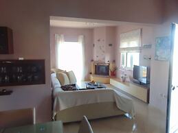 Litinas Casa-In front of the Sea